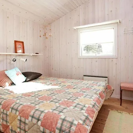 Sleeps 7 *