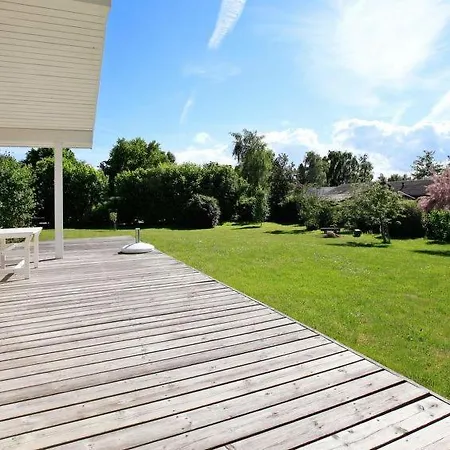 Sleeps 7 *