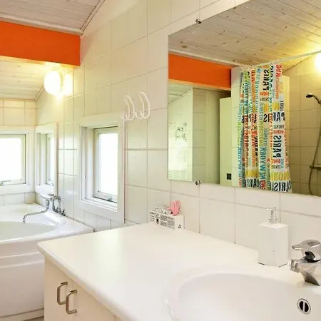 度假居 Sleeps 7 *