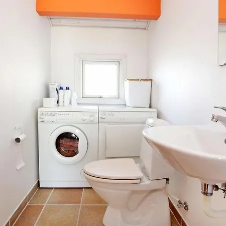 Sleeps 7 *