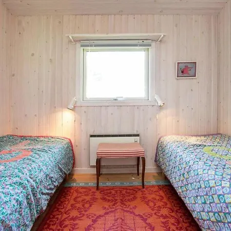 Sleeps 7 *
